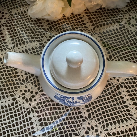Vintage Pfaltzgraff Tea Pot - Picture 2 of 10